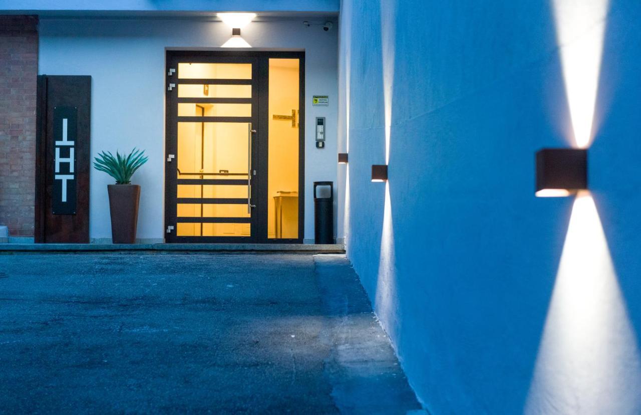 Turinhometown Residence Apartments ภายนอก รูปภาพ